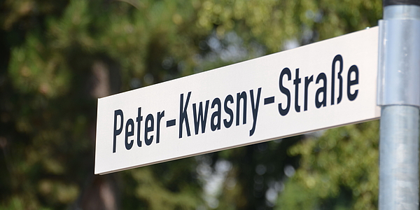 Einweihung der Peter-Kwasny-Straße: Neuer Straßenname ehrt Peter Kwasny